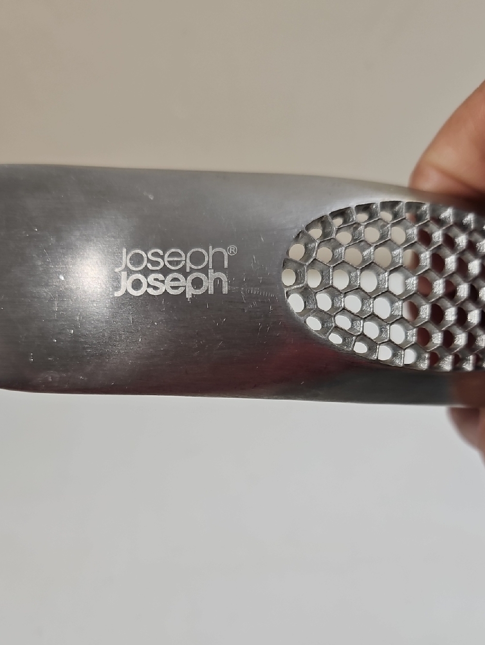 Joseph Joseph Rocker Garlic Crusher - Picture 2 of 2